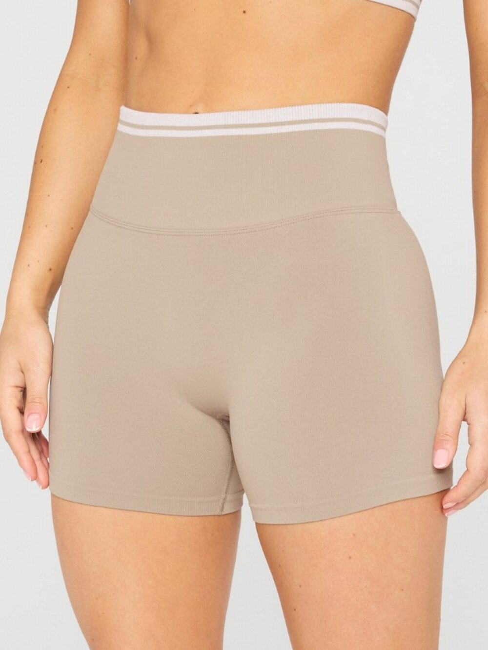Fabletics Seamless Scrunch 4'' Short